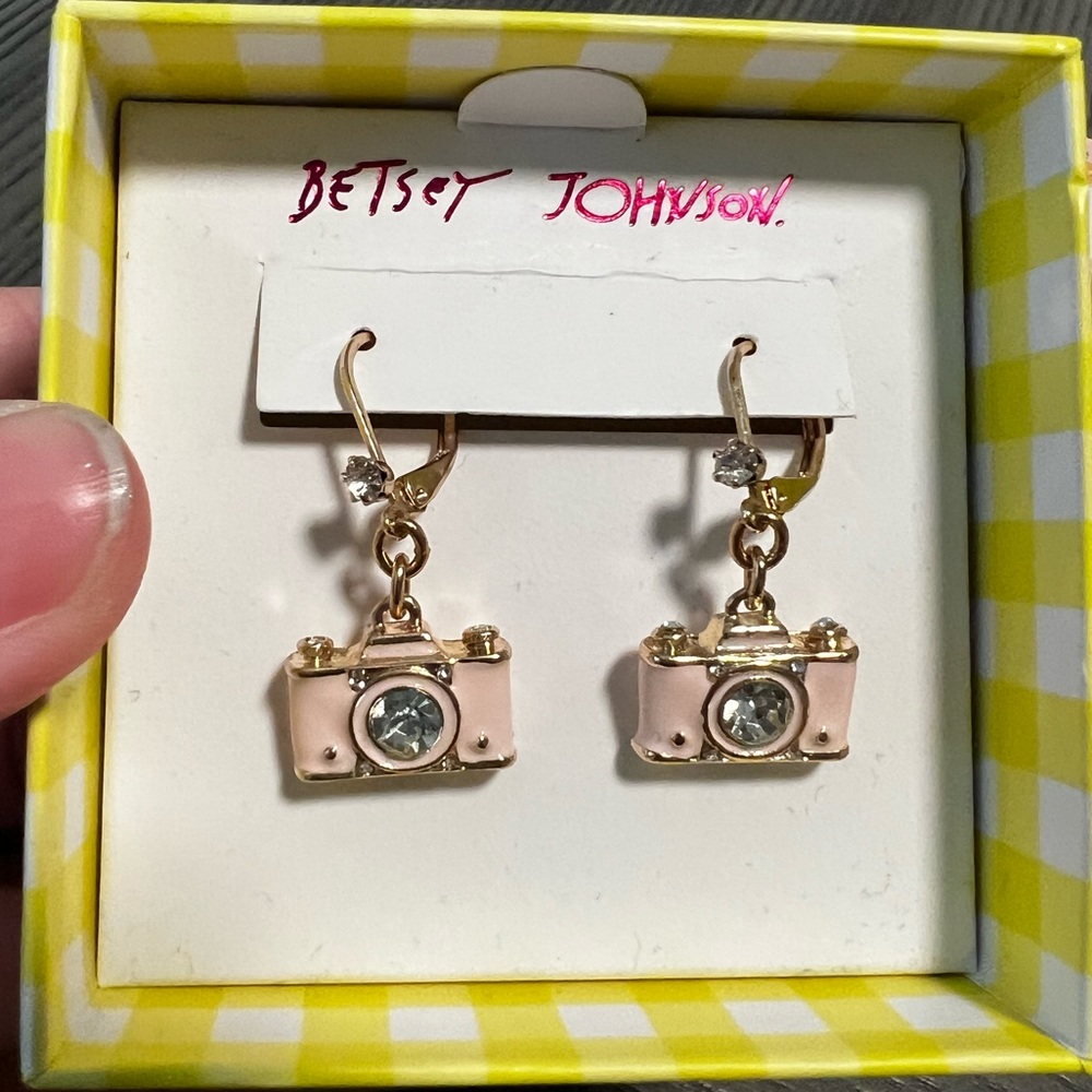 Betsy Johnson Dangle Camera Pink & Gold Blingy Earrings New in Box